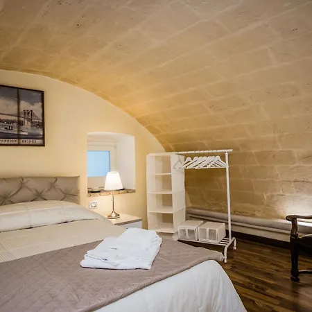 Ulivo Nella Corte Matera